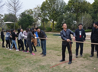 慶“三八”拔河比賽